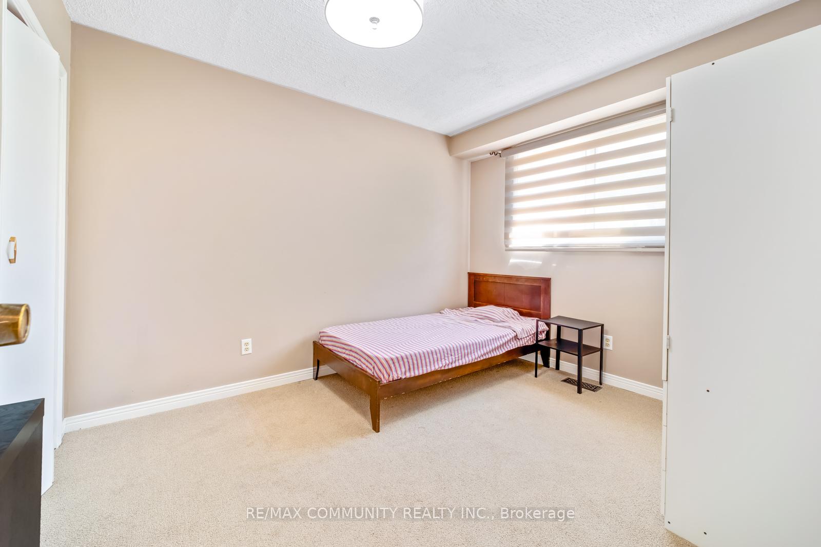 Photo 25 of 403 Gothic Drive, Oshawa, Eastdale — HOMEH