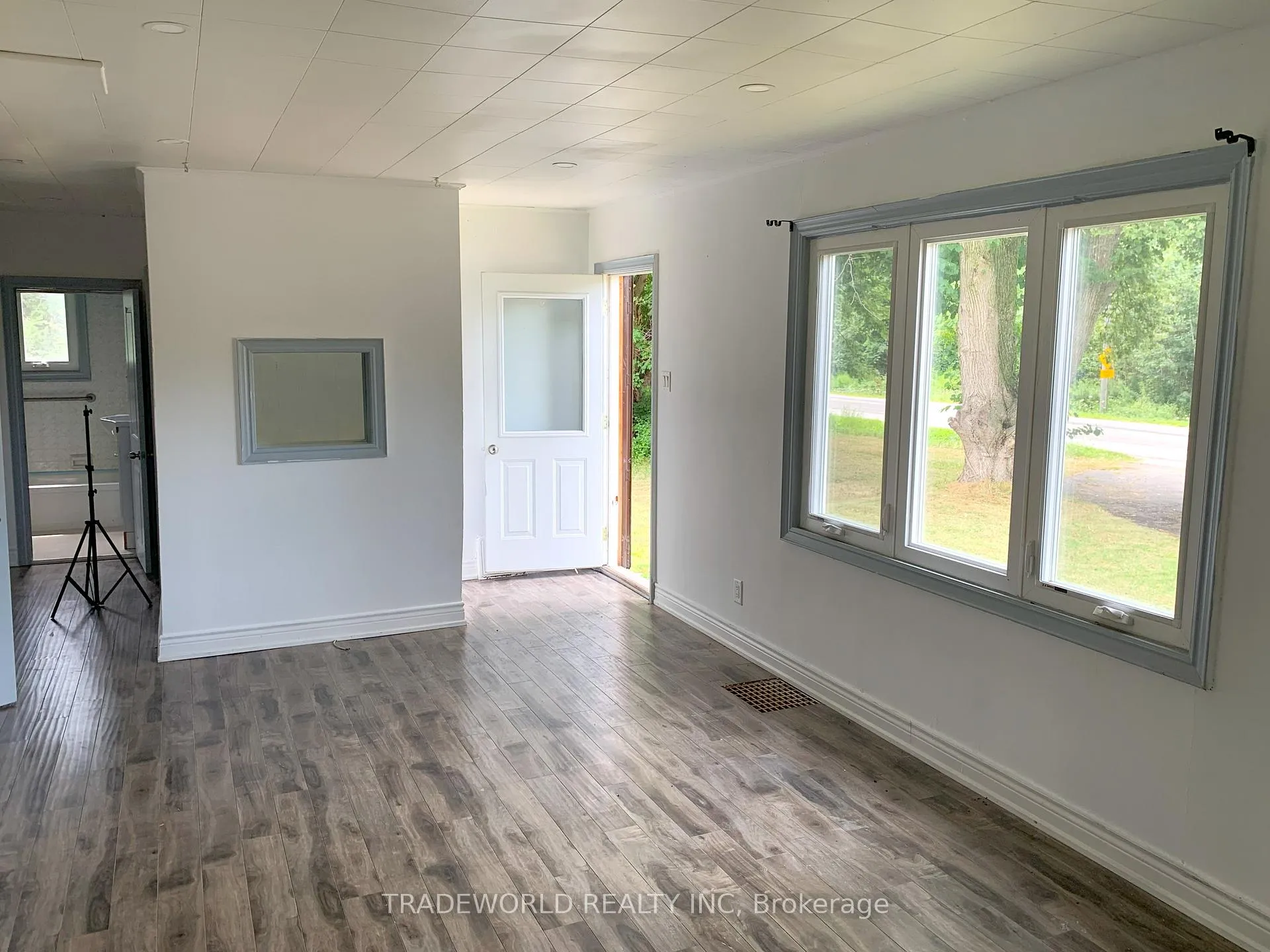 Photo 7 of 1715 Stevenson Road N, Oshawa, Northwood — HOMEH