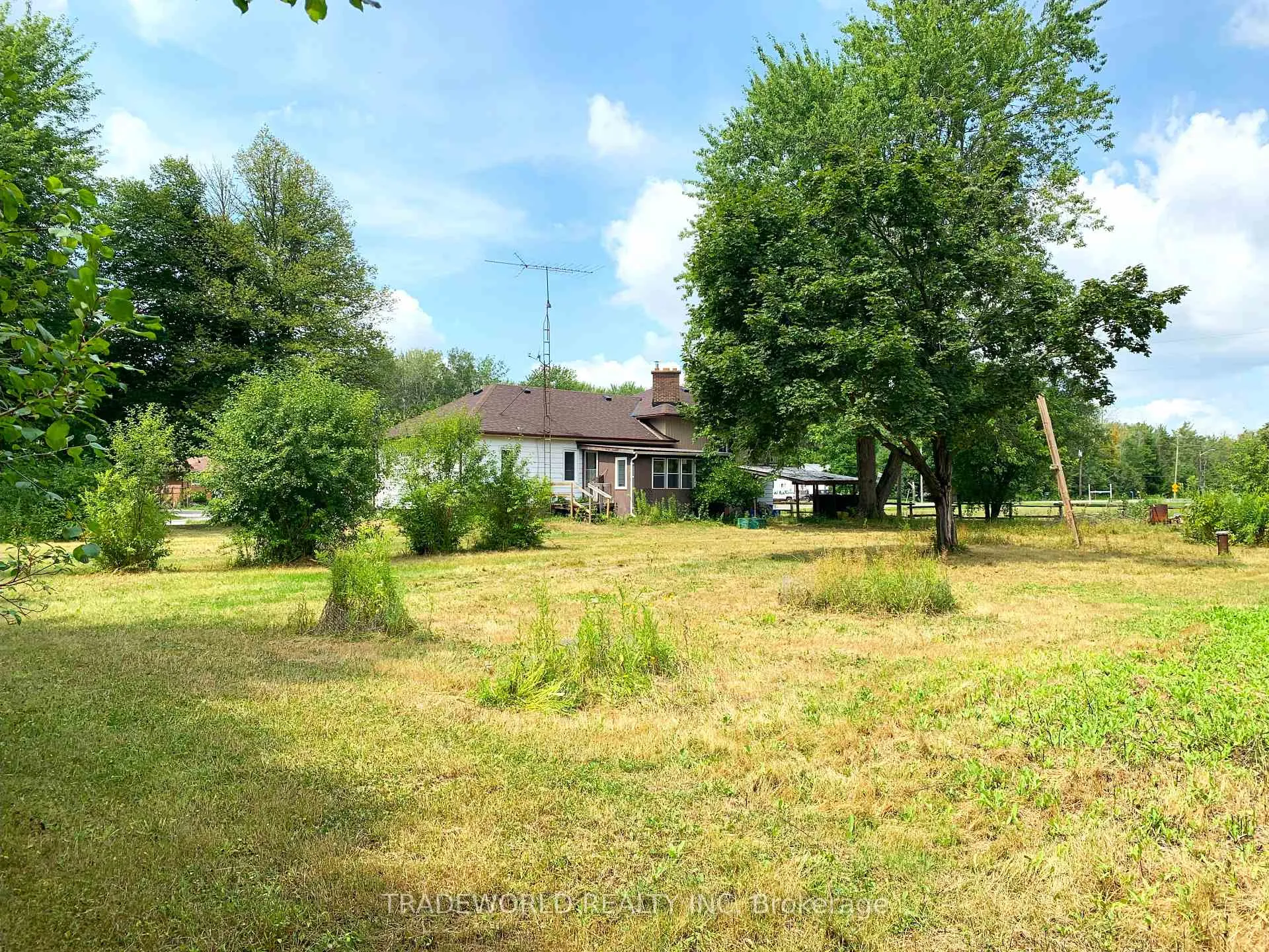 Photo 11 of 1715 Stevenson Road N, Oshawa, Northwood — HOMEH