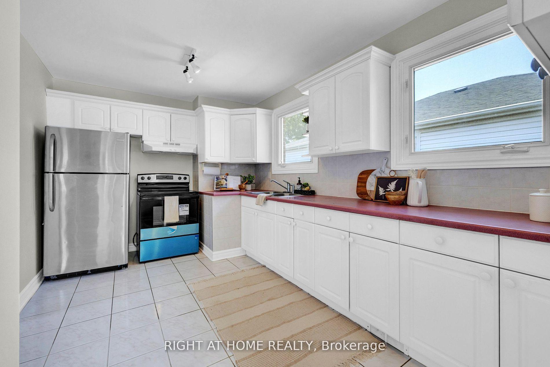 Photo 11 of 696 Victory Drive, Pickering, West Shore — HOMEH