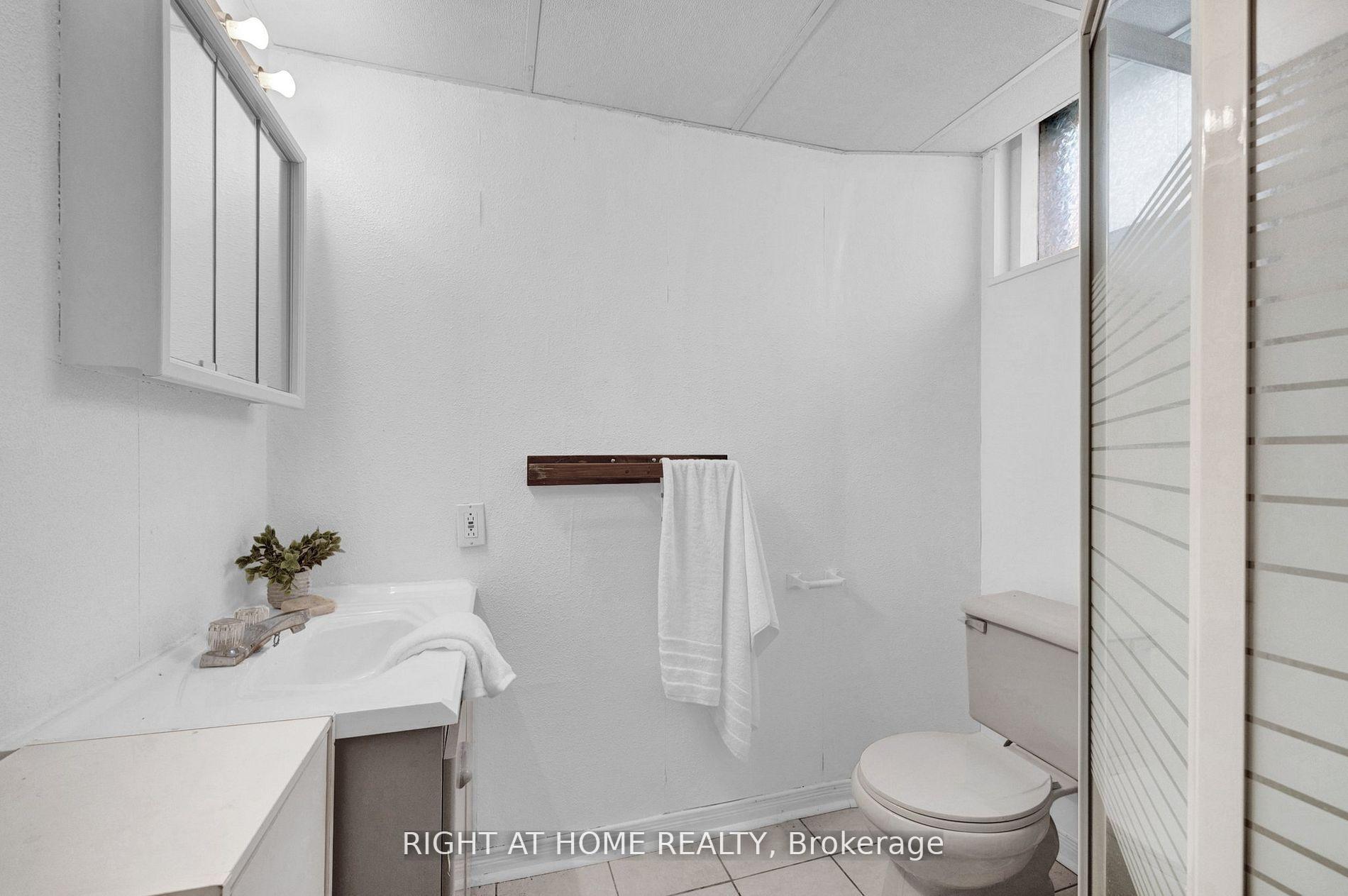 Photo 21 of 696 Victory Drive, Pickering, West Shore — HOMEH