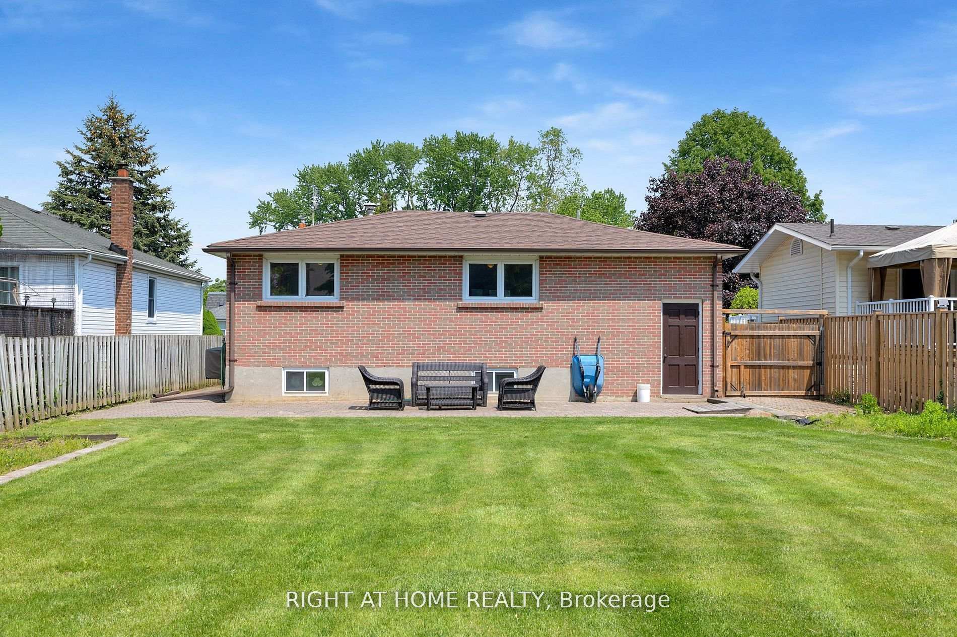 Photo 30 of 696 Victory Drive, Pickering, West Shore — HOMEH