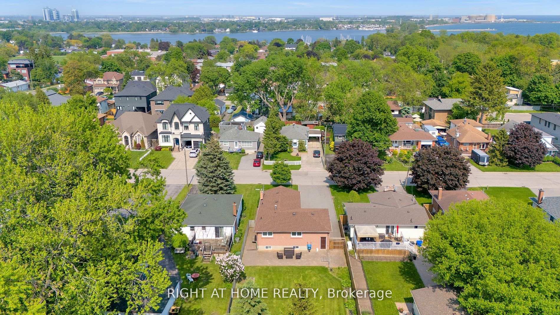 Photo 36 of 696 Victory Drive, Pickering, West Shore — HOMEH
