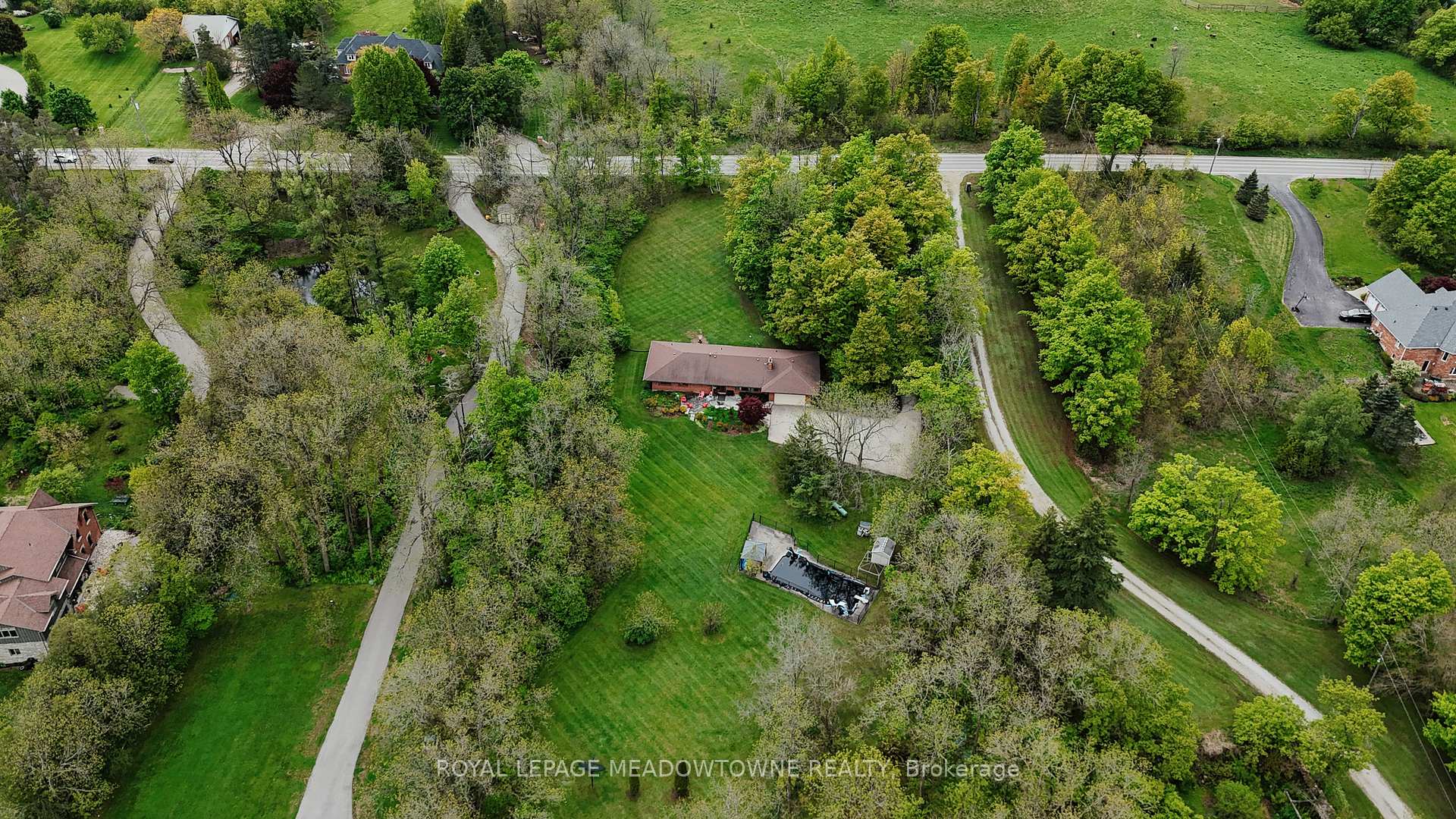Photo 3 of 4711 Watson Road S, Puslinch, Rural Puslinch East — HOMEH