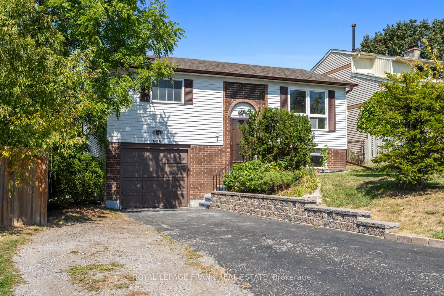 Front of 929 Southdown Drive