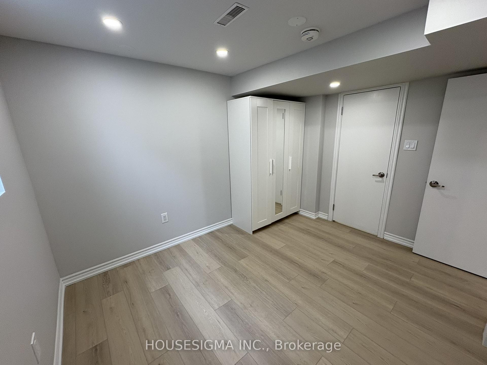 Photo 6 of Unit Basement, 526 Cobblehill Drive, Oshawa, Pinecrest — HOMEH