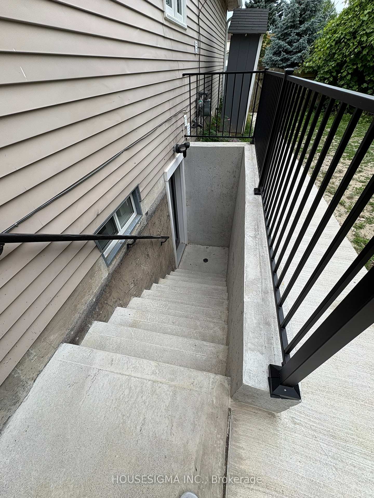 Photo 17 of Unit Basement, 526 Cobblehill Drive, Oshawa, Pinecrest — HOMEH