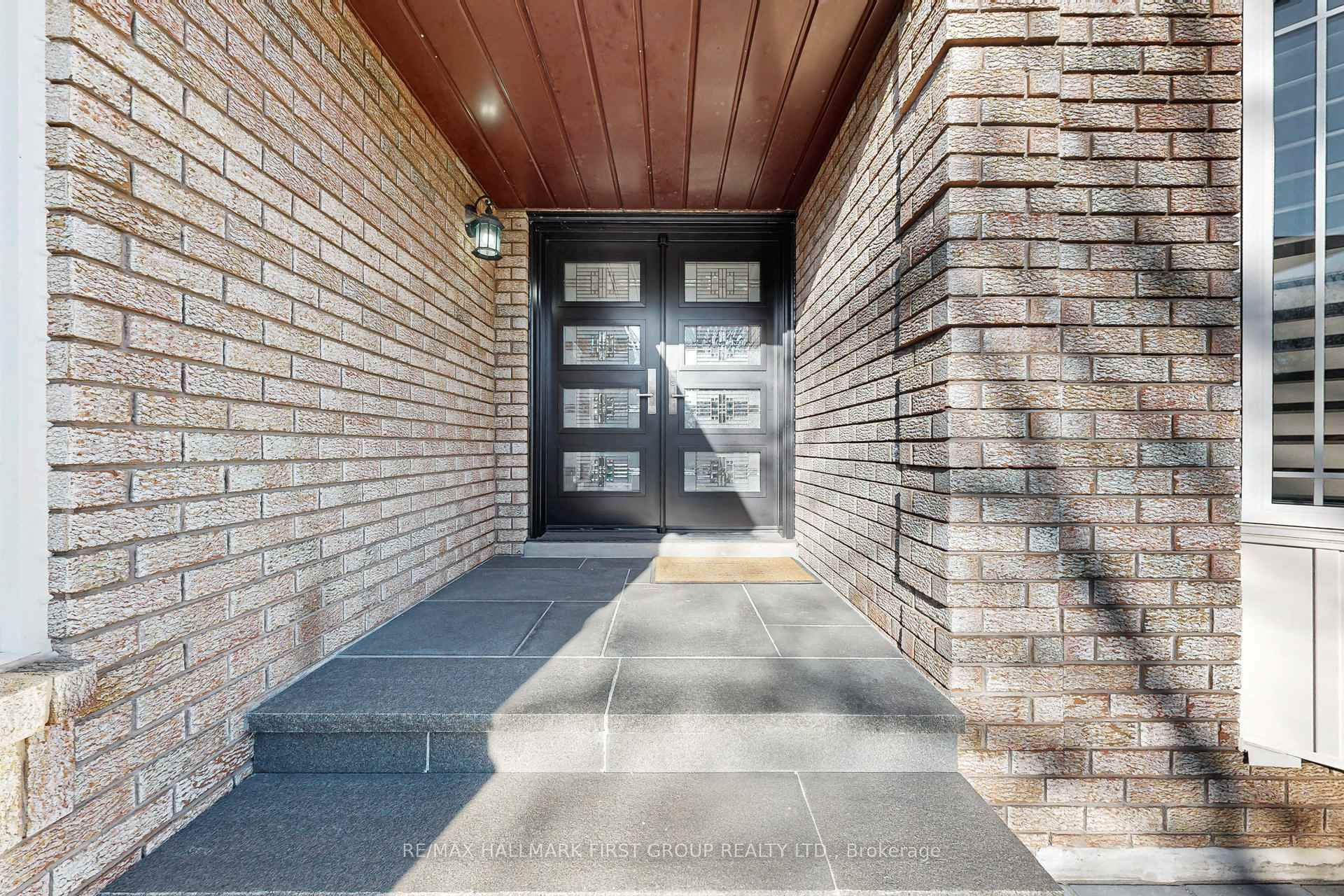 Photo 5 of 898 Darwin Drive, Pickering, Dunbarton — HOMEH