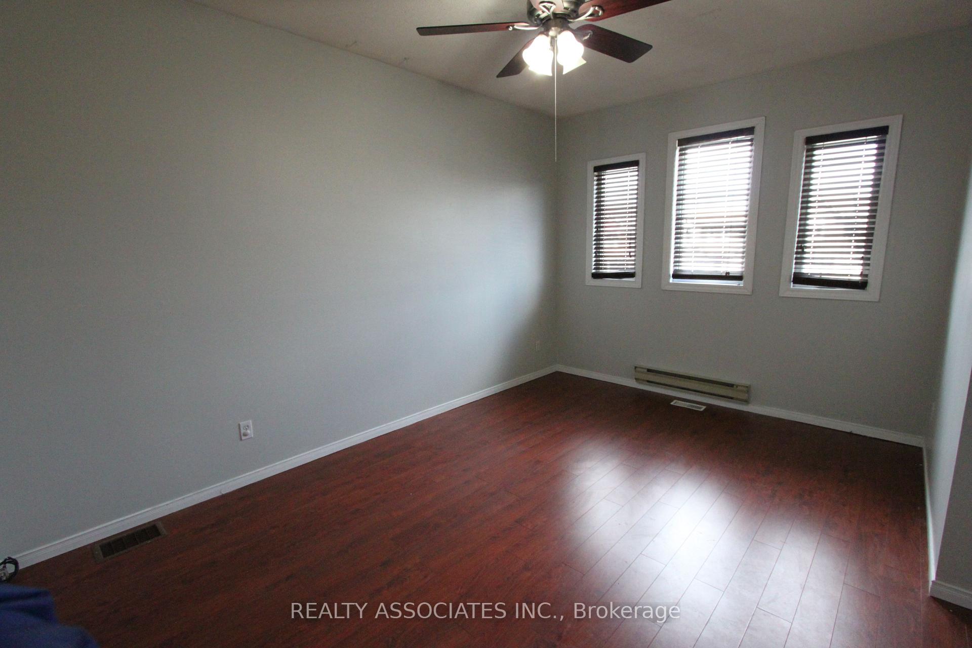 Photo 9 of Unit Main, 160 White Pine Crescent, Pickering, Highbush — HOMEH