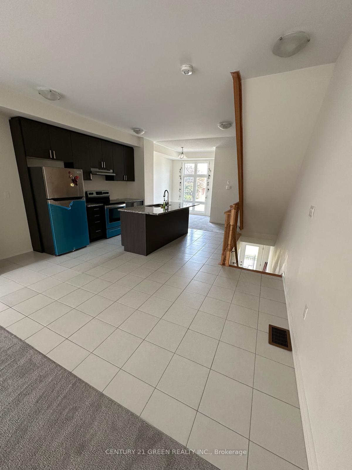 Photo 3 of 1429 Coral Springs Path, Oshawa, Taunton — HOMEH