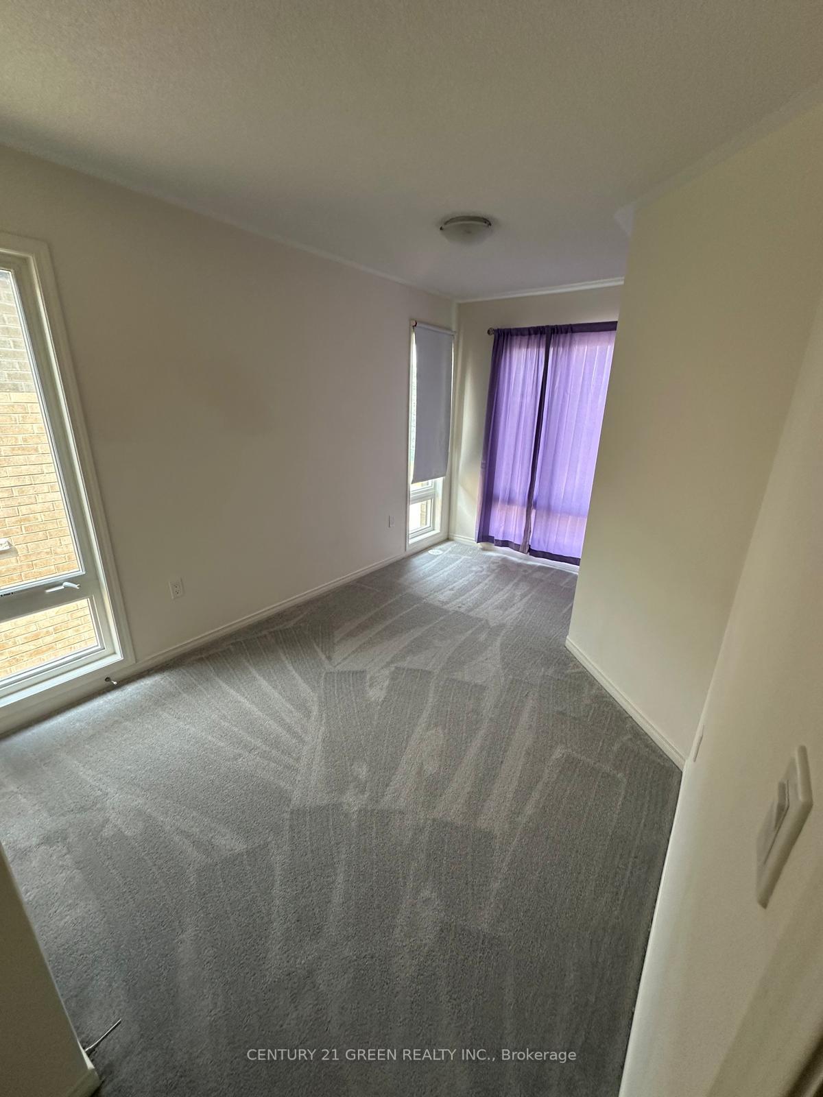Photo 4 of 1429 Coral Springs Path, Oshawa, Taunton — HOMEH