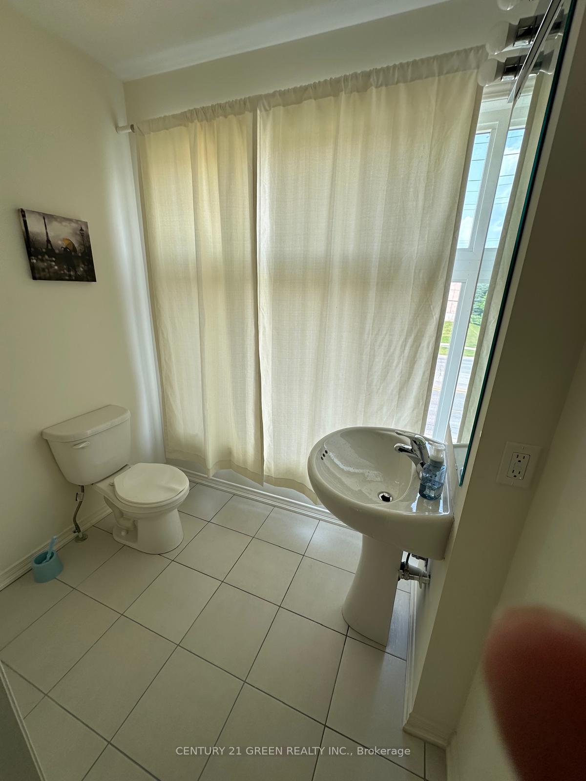 Photo 6 of 1429 Coral Springs Path, Oshawa, Taunton — HOMEH