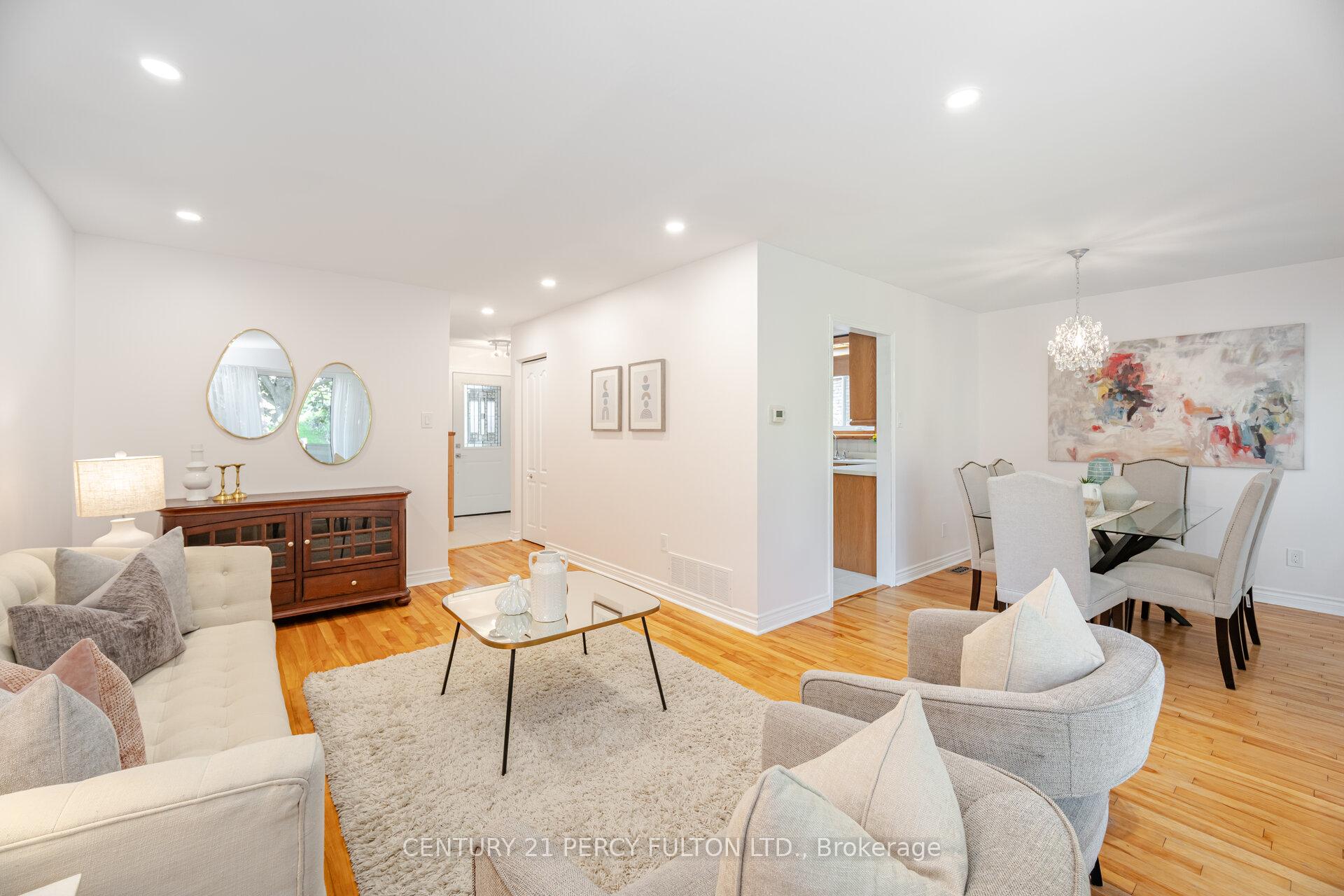 Photo 8 of 541 Creekview Circle, Pickering, West Shore — HOMEH