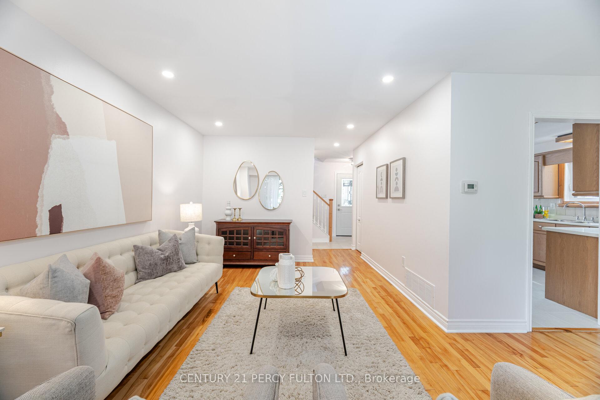 Photo 10 of 541 Creekview Circle, Pickering, West Shore — HOMEH