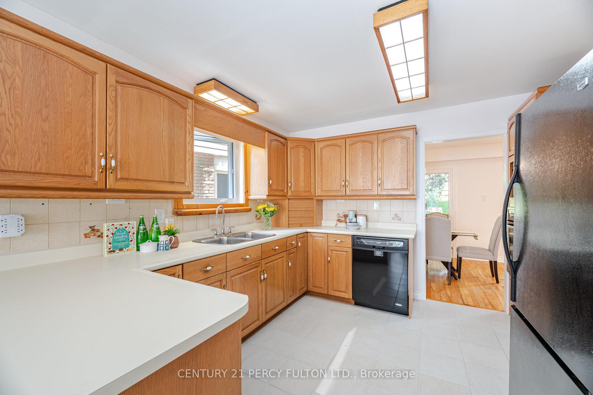 Photo 13 of 541 Creekview Circle, Pickering, West Shore — HOMEH