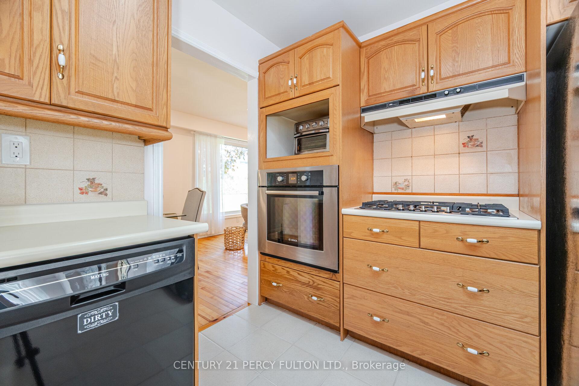 Photo 15 of 541 Creekview Circle, Pickering, West Shore — HOMEH
