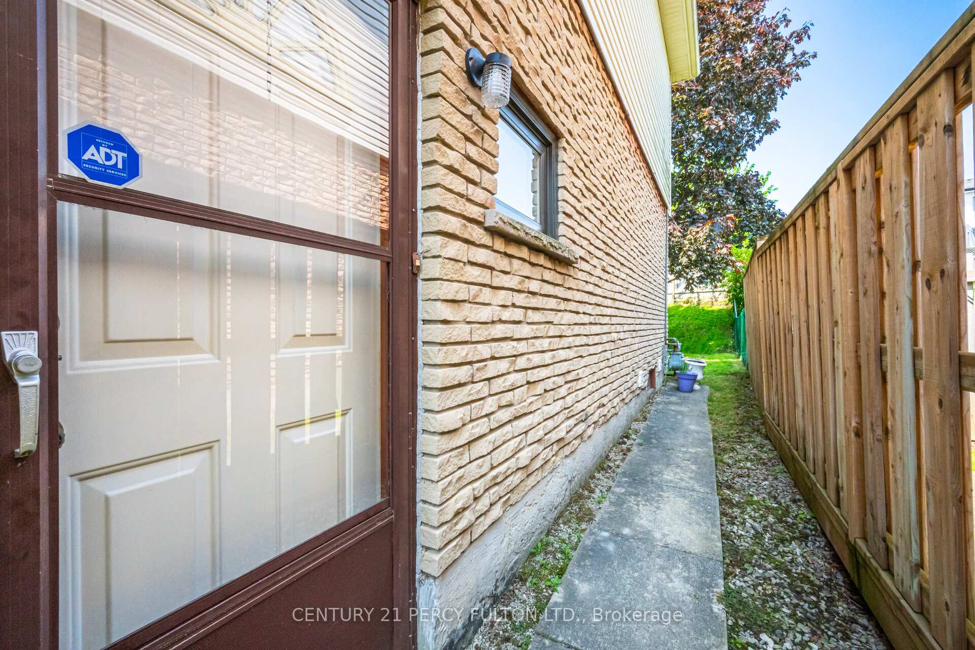 Photo 32 of 541 Creekview Circle, Pickering, West Shore — HOMEH
