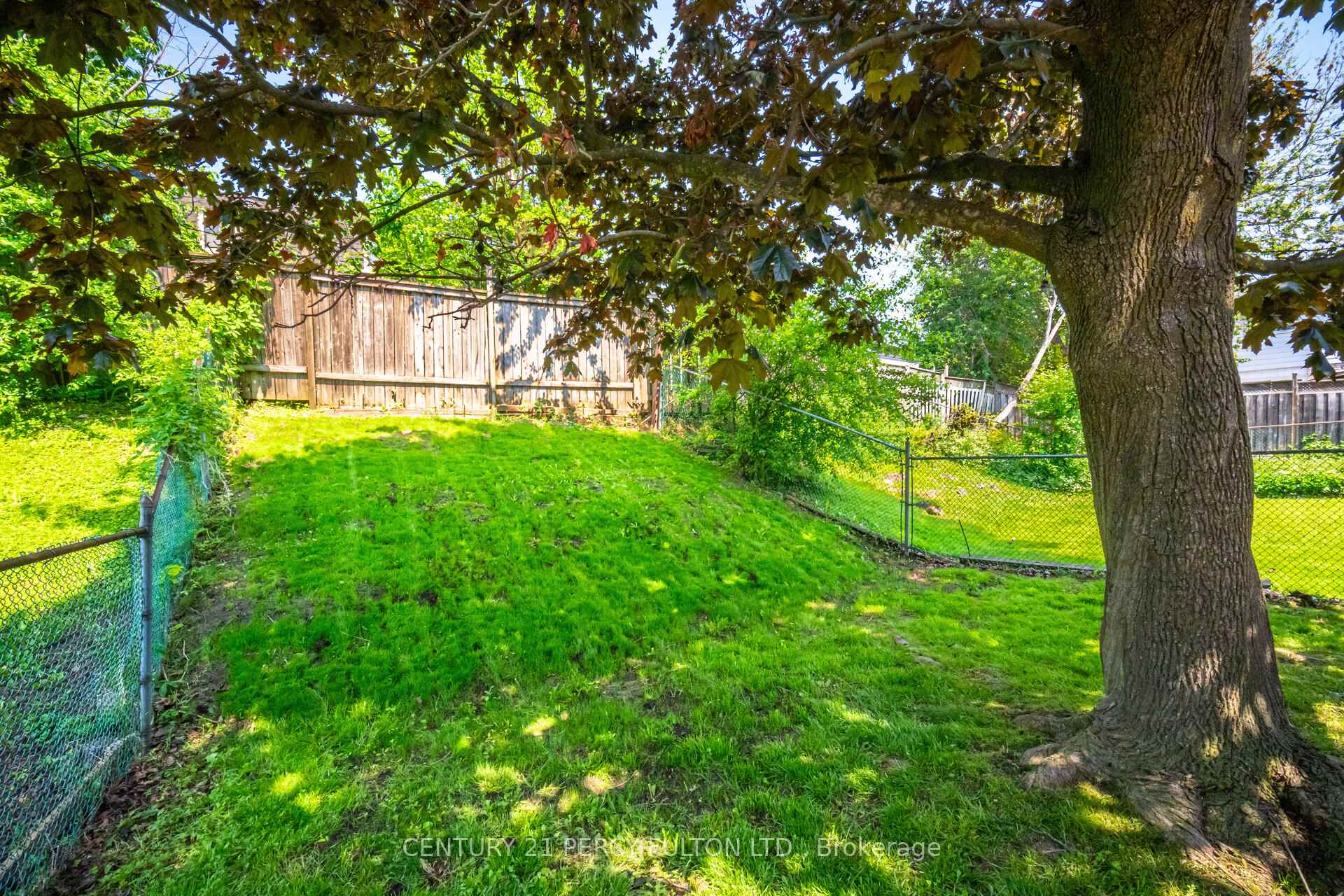 Photo 38 of 541 Creekview Circle, Pickering, West Shore — HOMEH