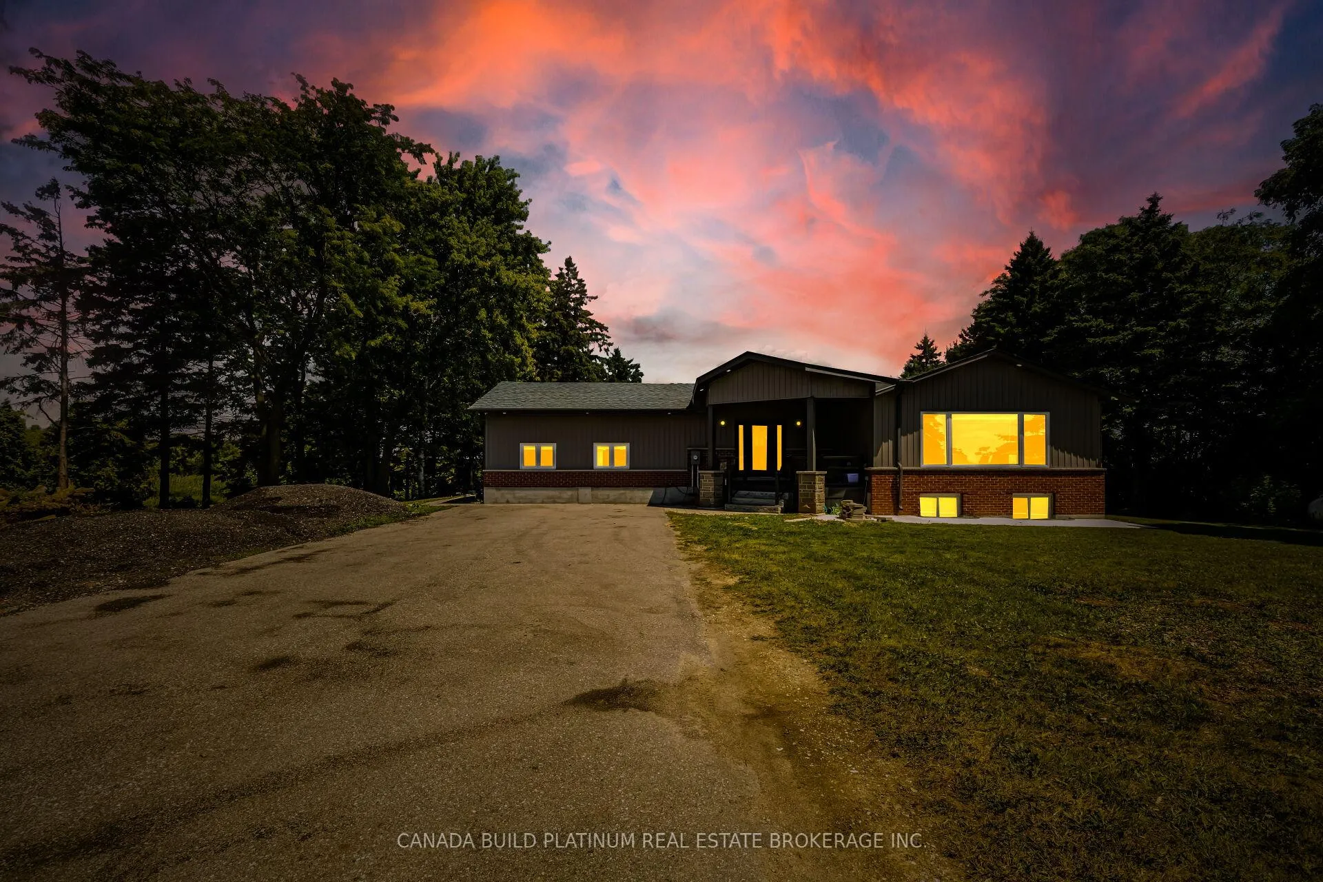 Photo 2 of 4119 Highway 6 Road, Puslinch, Puslinch Lake Settlement Areas — HOMEH