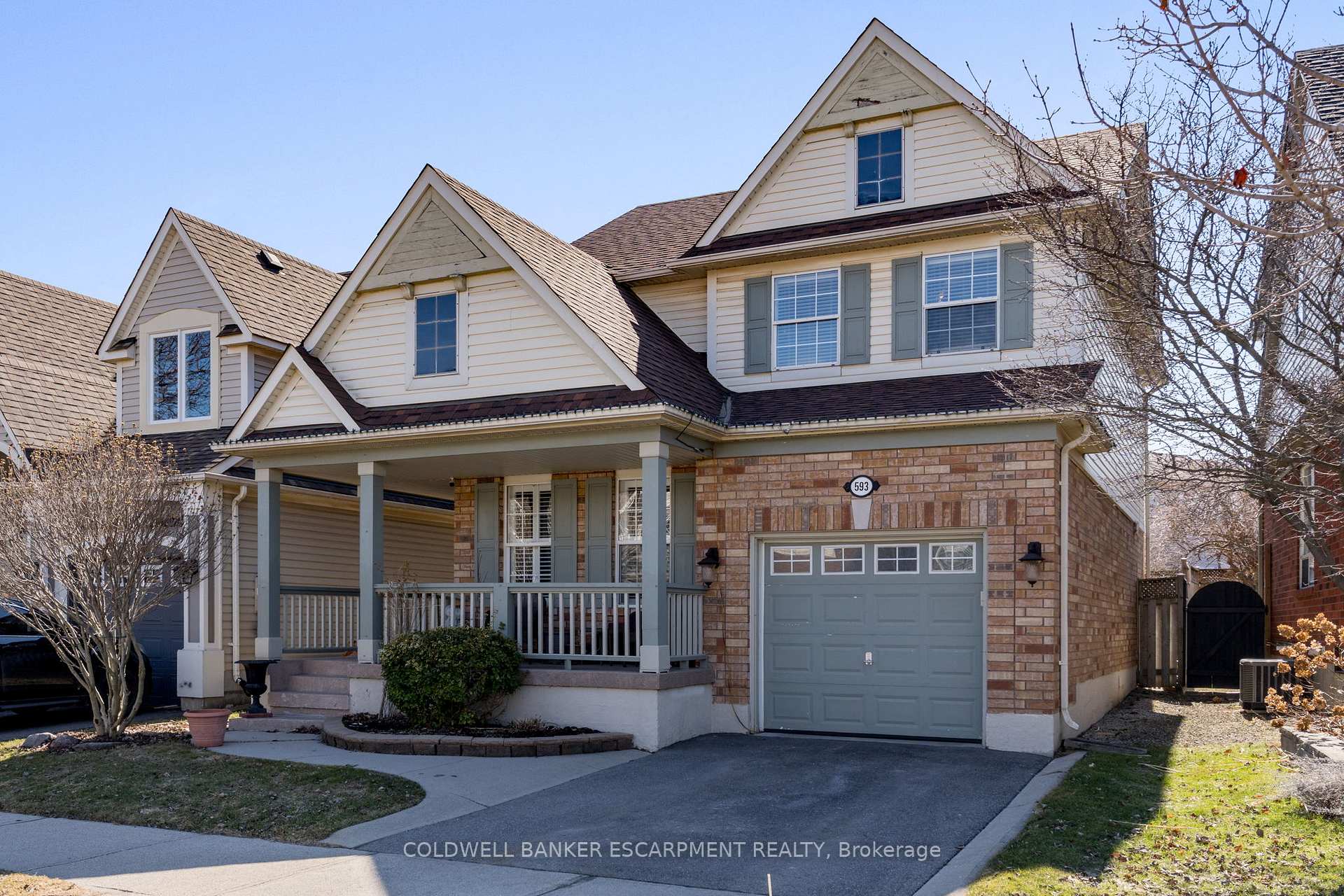 Front of 593 Caverhill Crescent