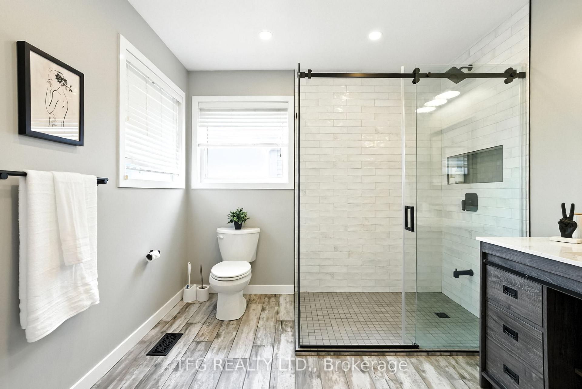 Photo 22 of 900 Ormond Drive, Oshawa, Samac — HOMEH