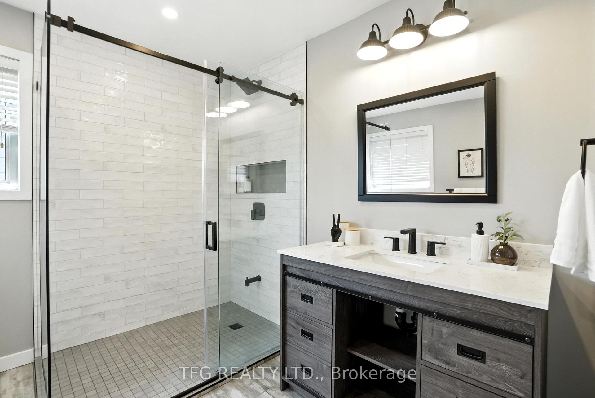 Photo 23 of 900 Ormond Drive, Oshawa, Samac — HOMEH