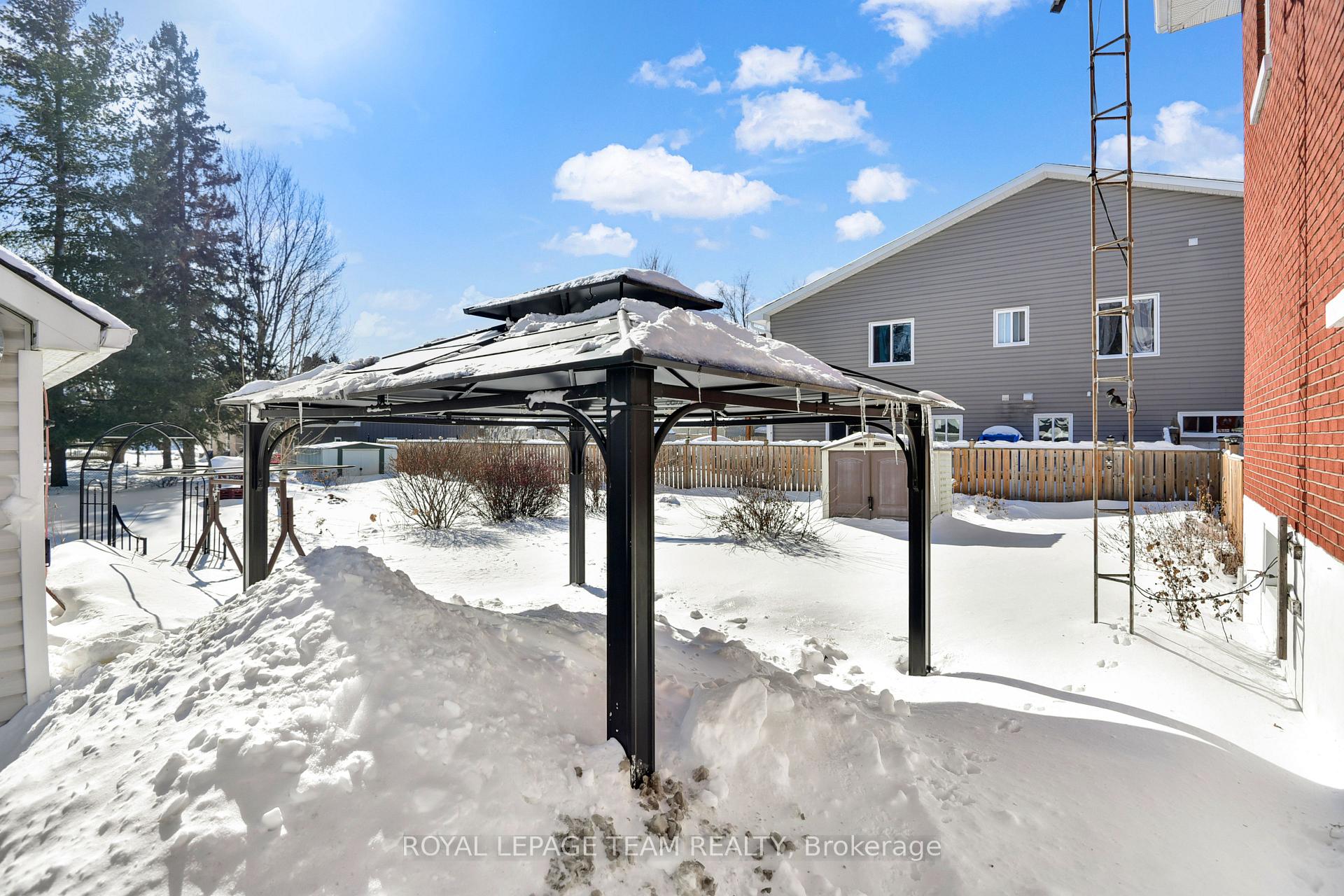 Photo 2 of 151 Wood Street E, Prescott — HOMEH
