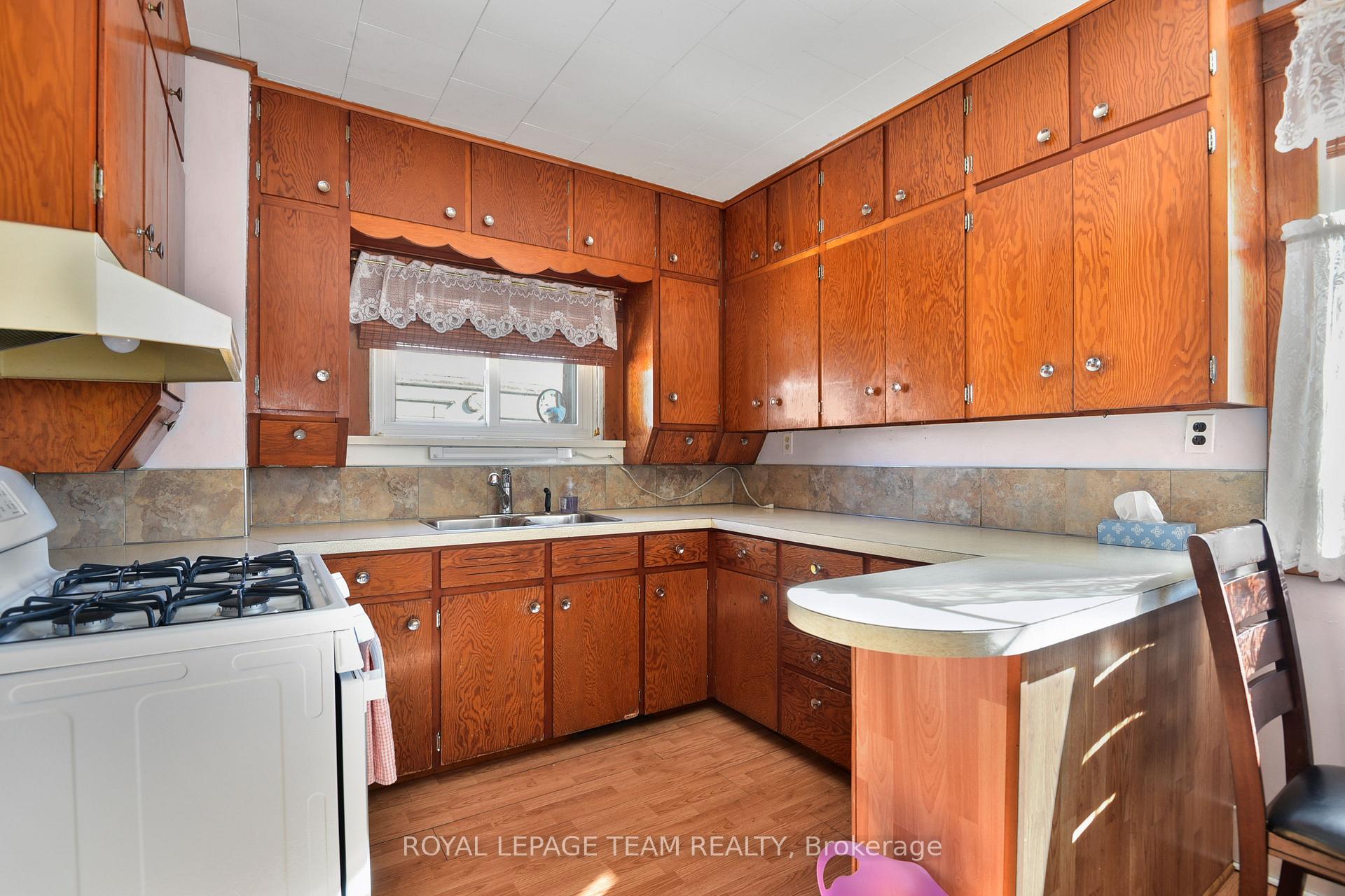 Photo 7 of 151 Wood Street E, Prescott — HOMEH