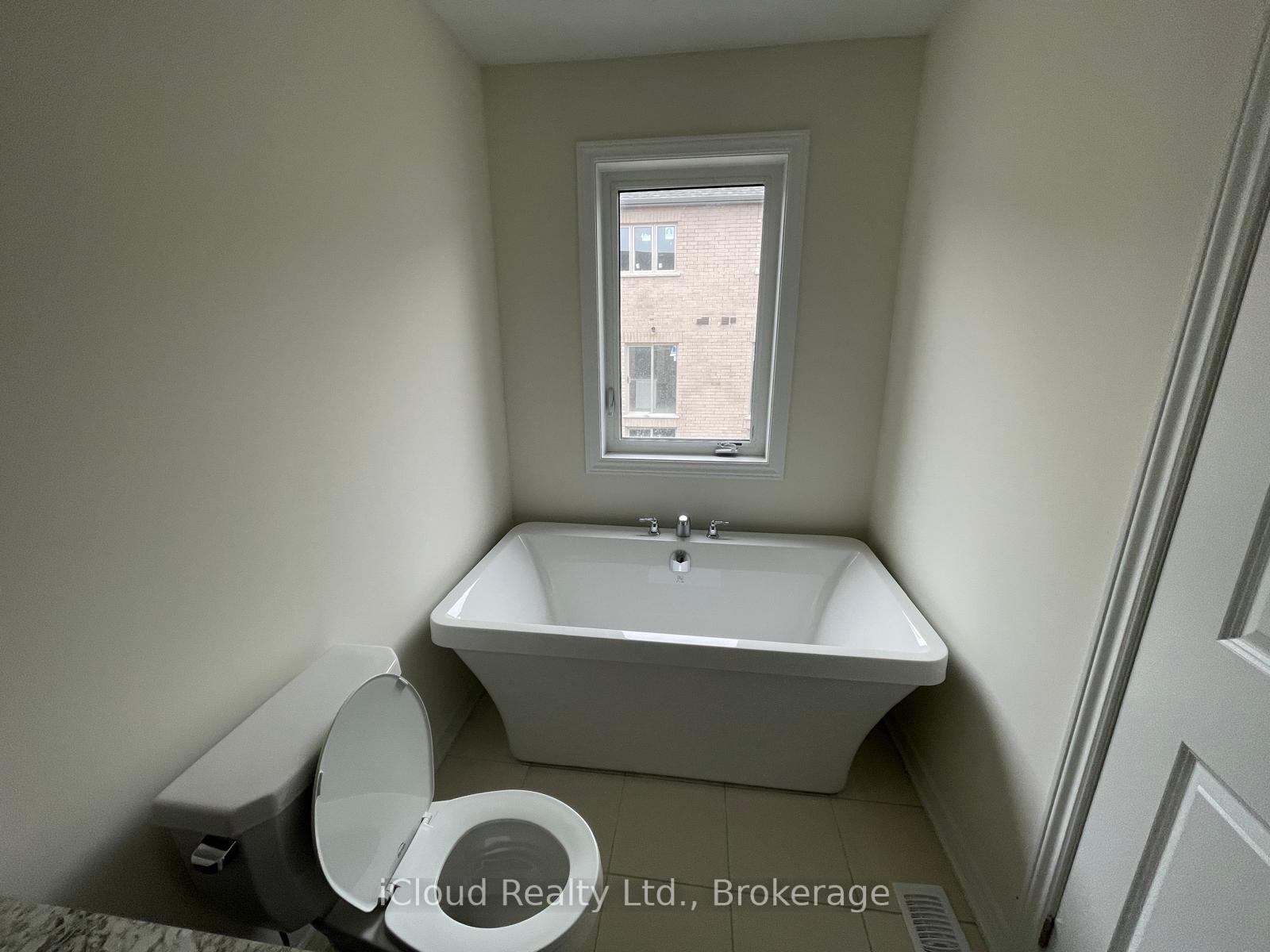Photo 8 of 2507 Athena Path, Pickering, Rural Pickering — HOMEH