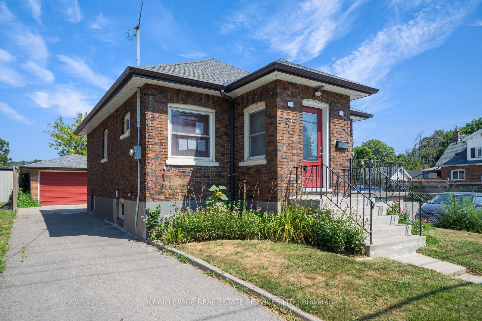 Photo 2 of 294 Eulalie Avenue, Oshawa, Central — HOMEH