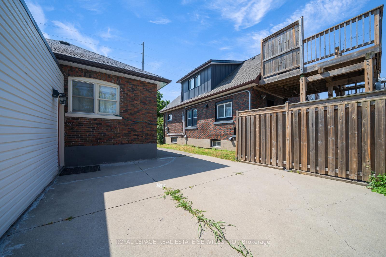 Photo 5 of 294 Eulalie Avenue, Oshawa, Central — HOMEH