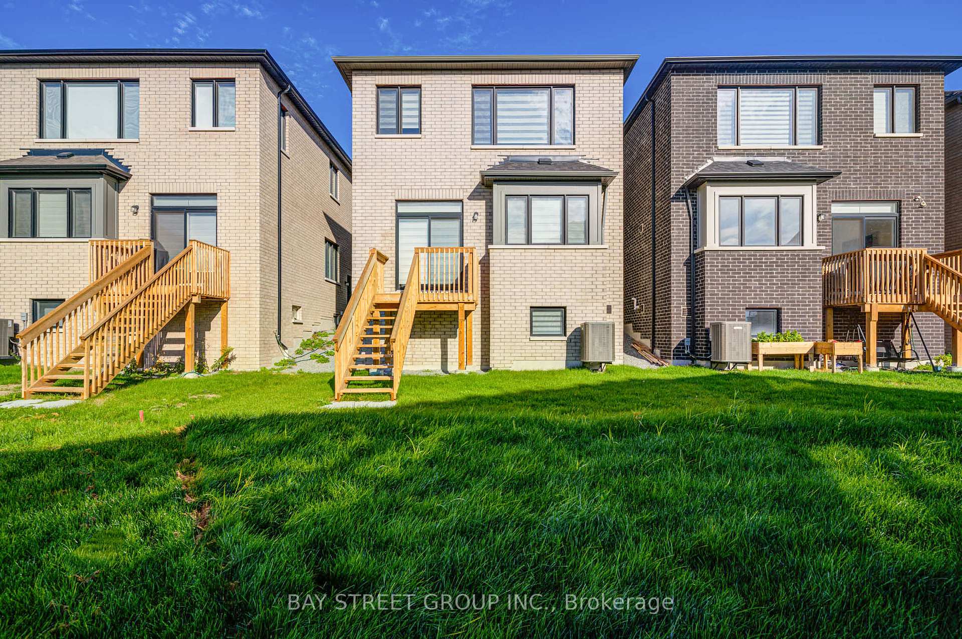 Photo 7 of 1091 Pisces Trail, Pickering, Rural Pickering — HOMEH