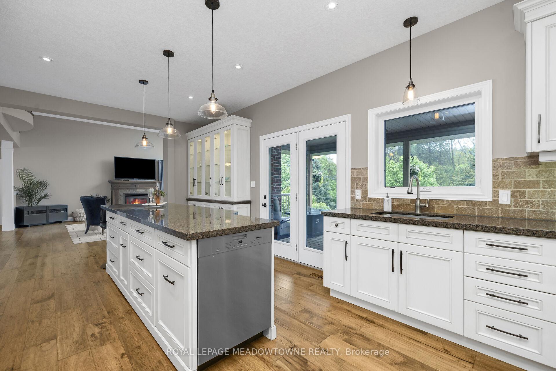 Photo 9 of 7412 Boyce Drive, Puslinch, Rural Puslinch East — HOMEH