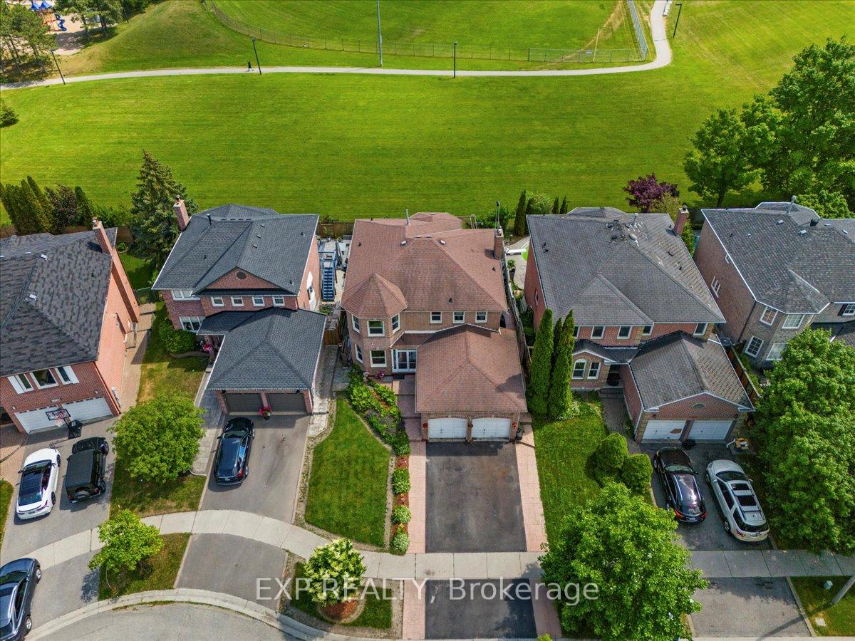 Photo 2 of 1734 Broadoak Crescent, Pickering, Amberlea — HOMEH