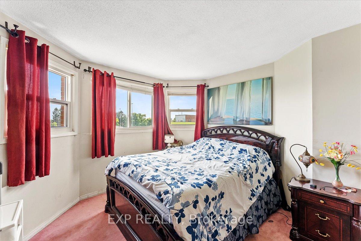 Photo 25 of 1734 Broadoak Crescent, Pickering, Amberlea — HOMEH