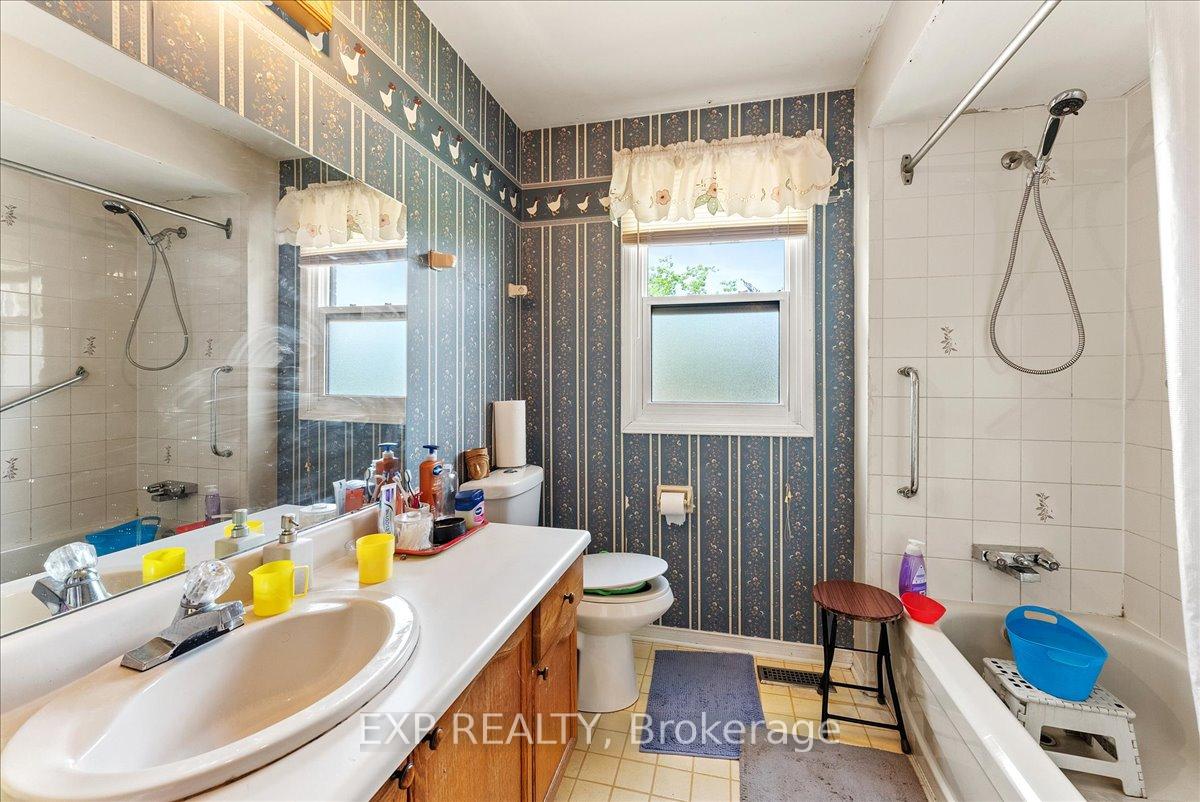 Photo 32 of 1734 Broadoak Crescent, Pickering, Amberlea — HOMEH