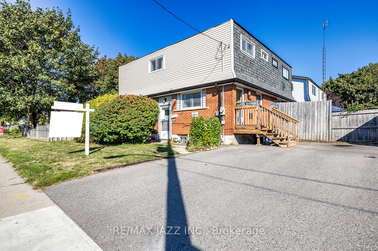 Photo 2 of 261 Vancouver Street, Oshawa, Vanier — HOMEH