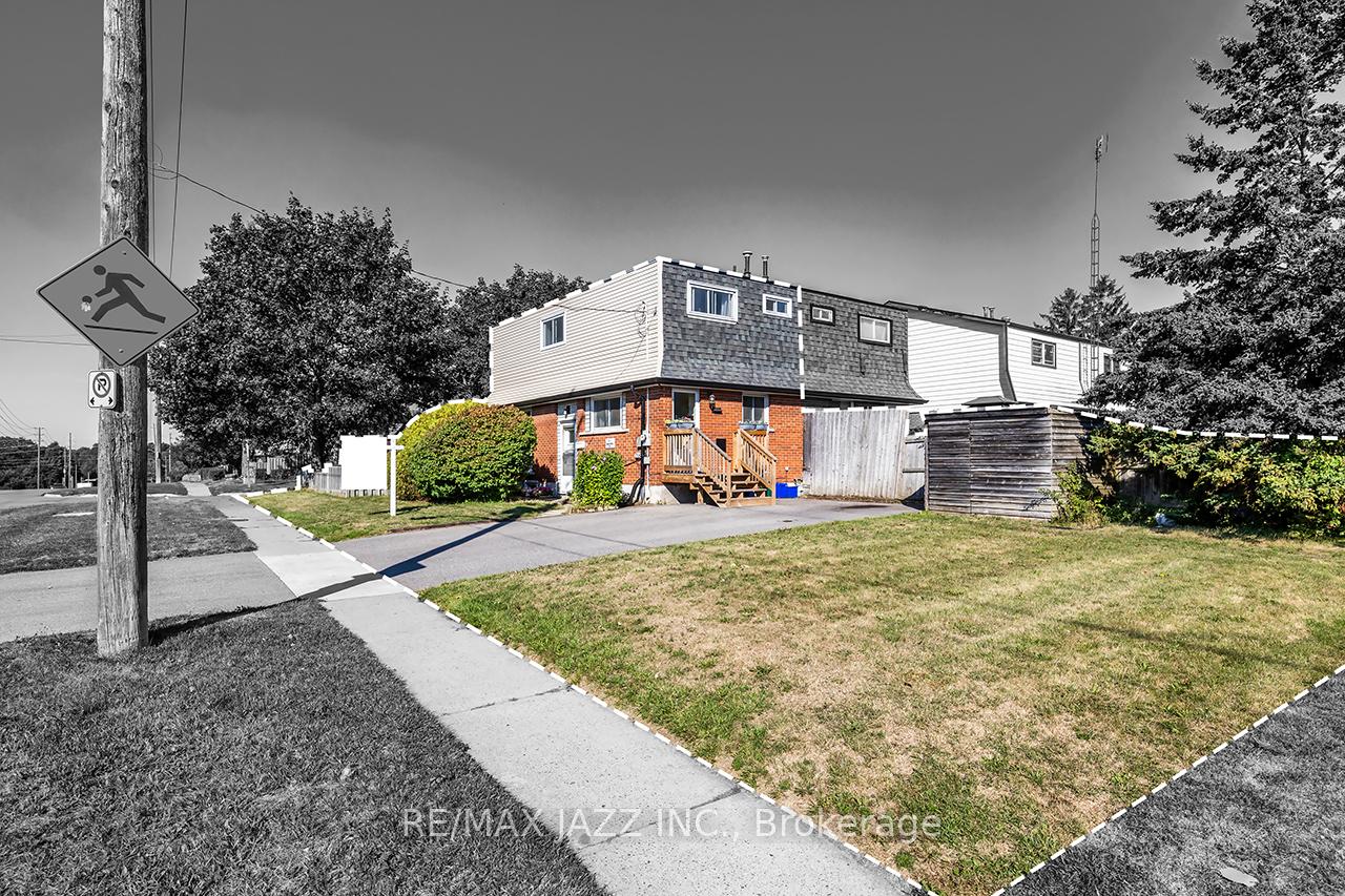 Photo 4 of 261 Vancouver Street, Oshawa, Vanier — HOMEH