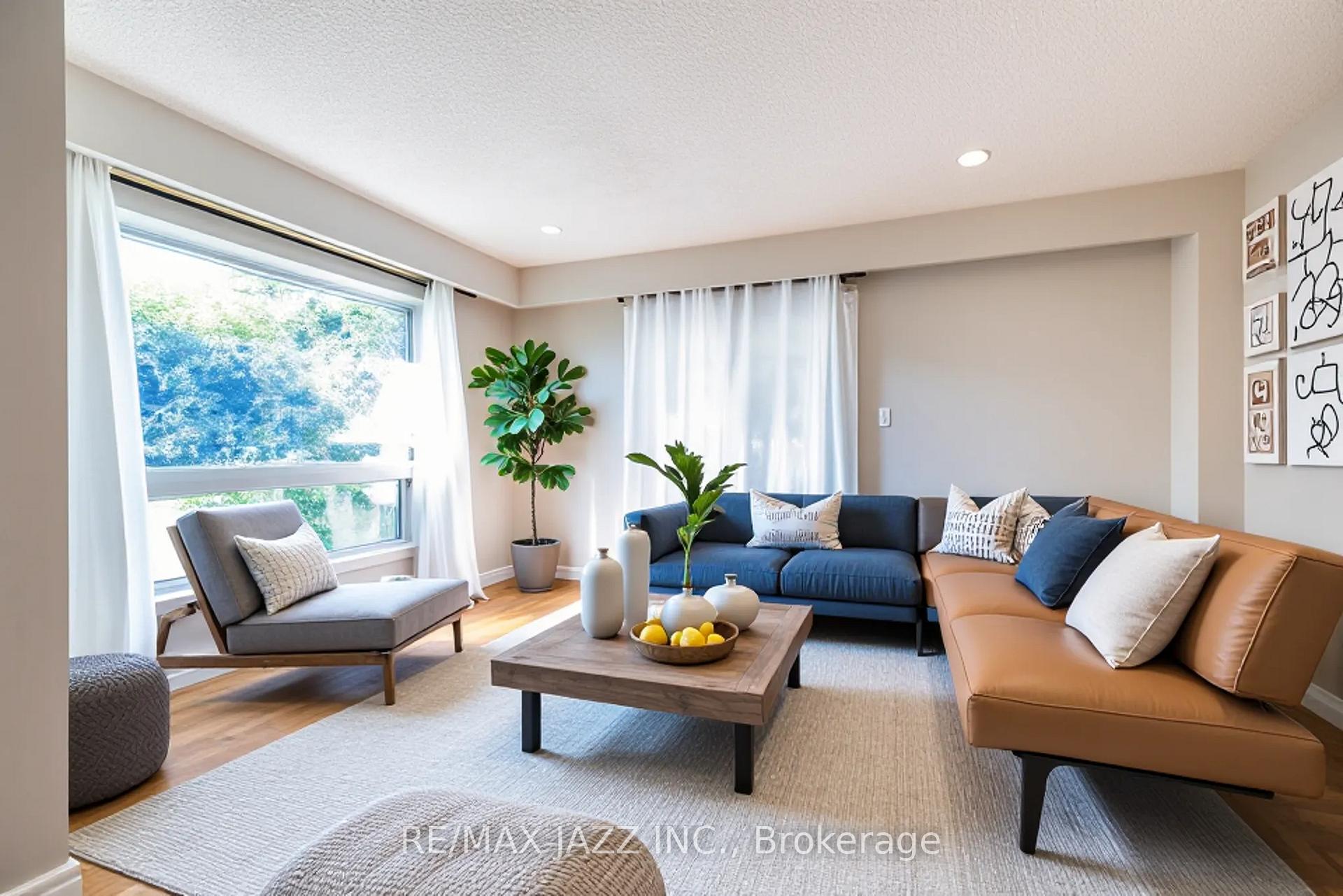 Photo 8 of 261 Vancouver Street, Oshawa, Vanier — HOMEH