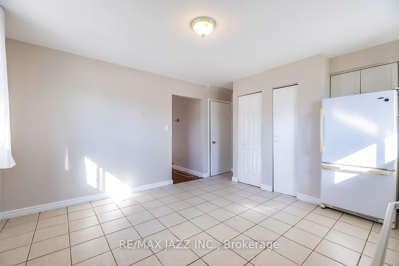 Photo 9 of 261 Vancouver Street, Oshawa, Vanier — HOMEH