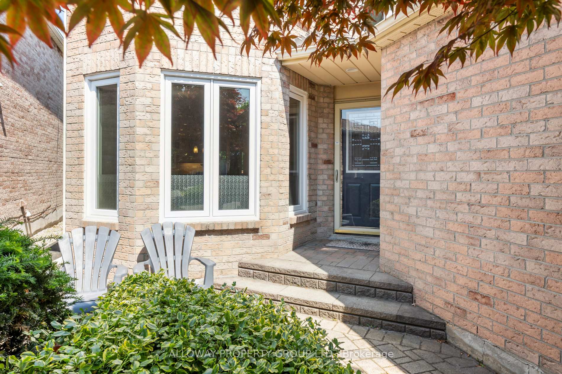 Photo 2 of 1619 Deerbrook Drive, Pickering, Liverpool — HOMEH