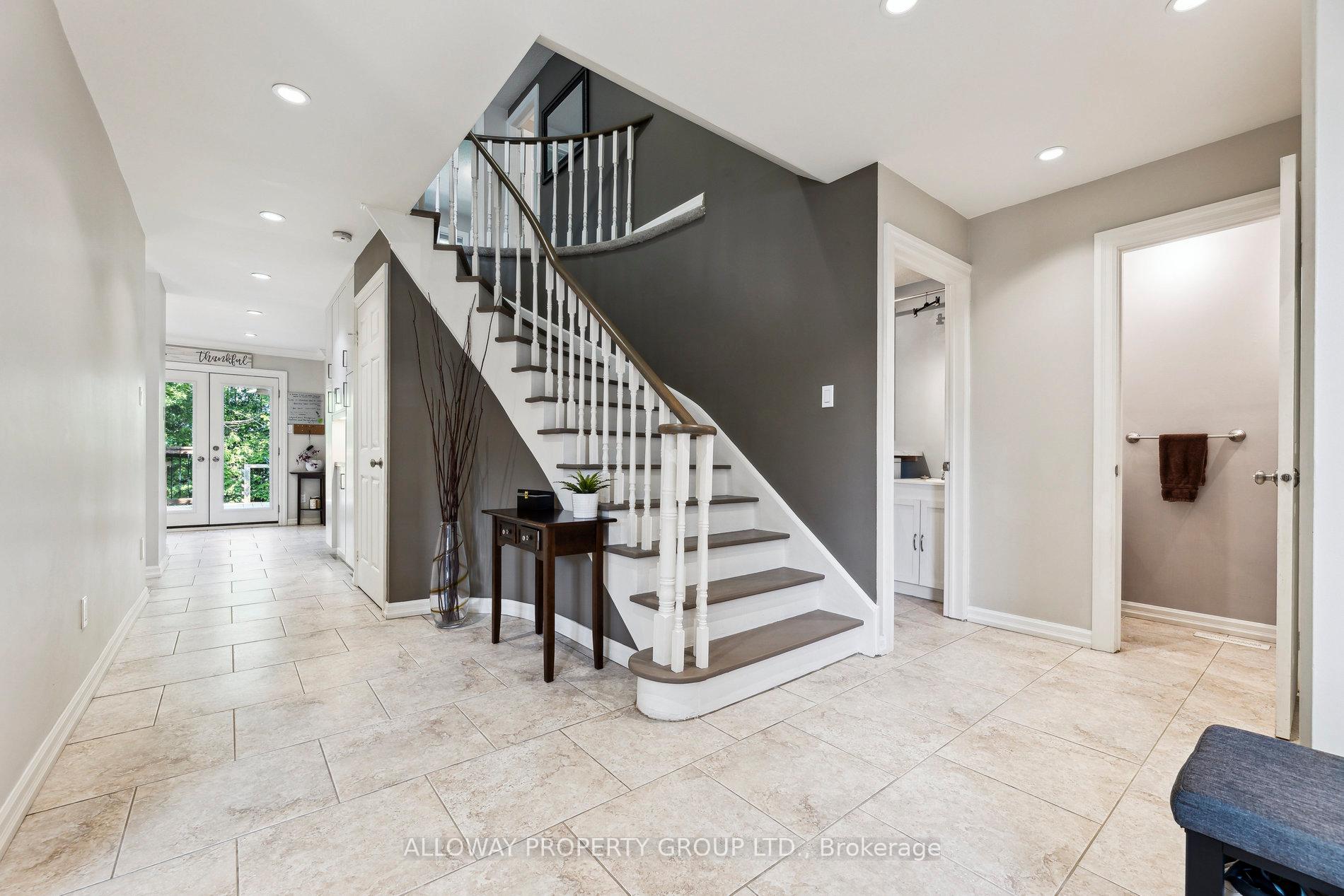 Photo 4 of 1619 Deerbrook Drive, Pickering, Liverpool — HOMEH