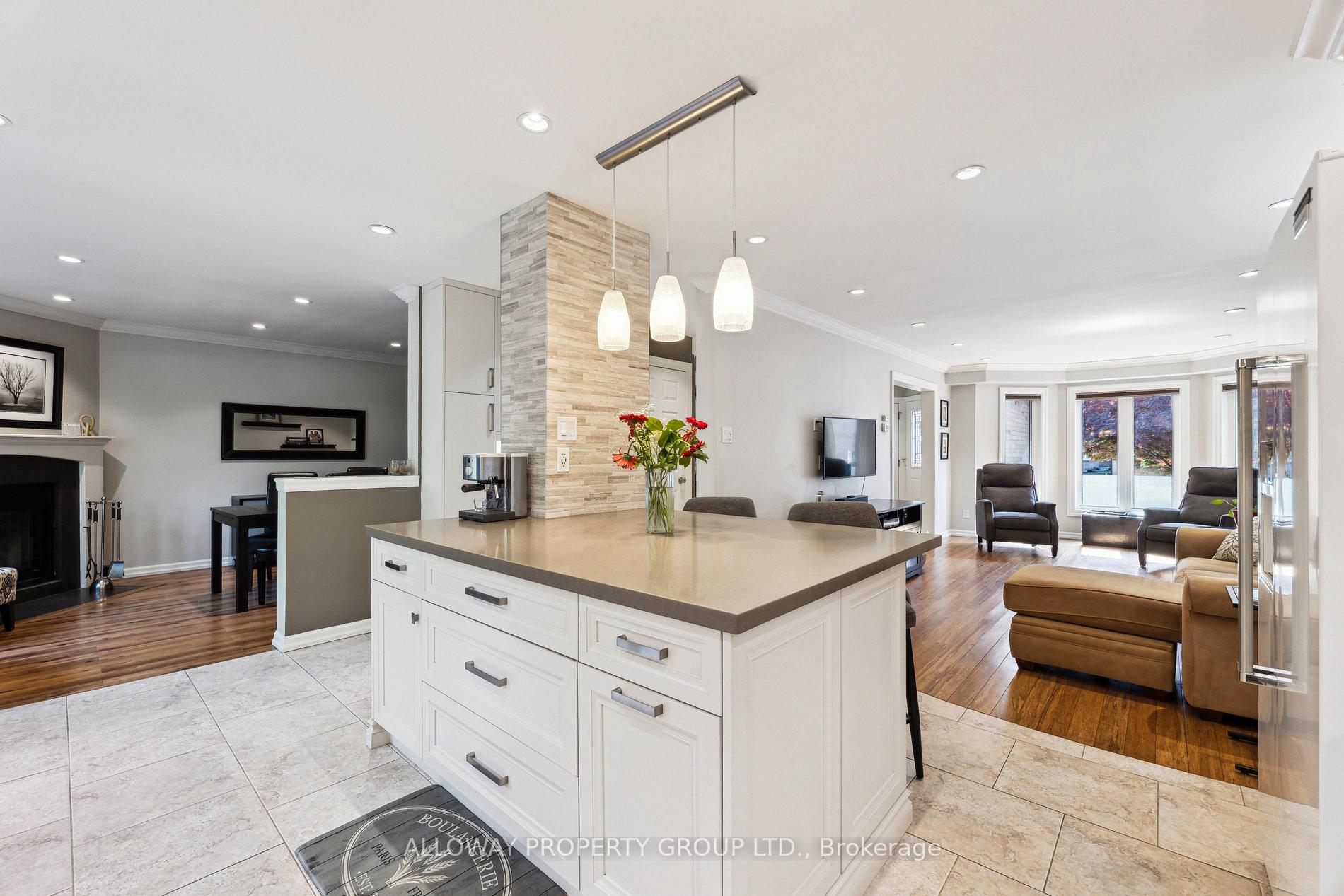 Photo 6 of 1619 Deerbrook Drive, Pickering, Liverpool — HOMEH