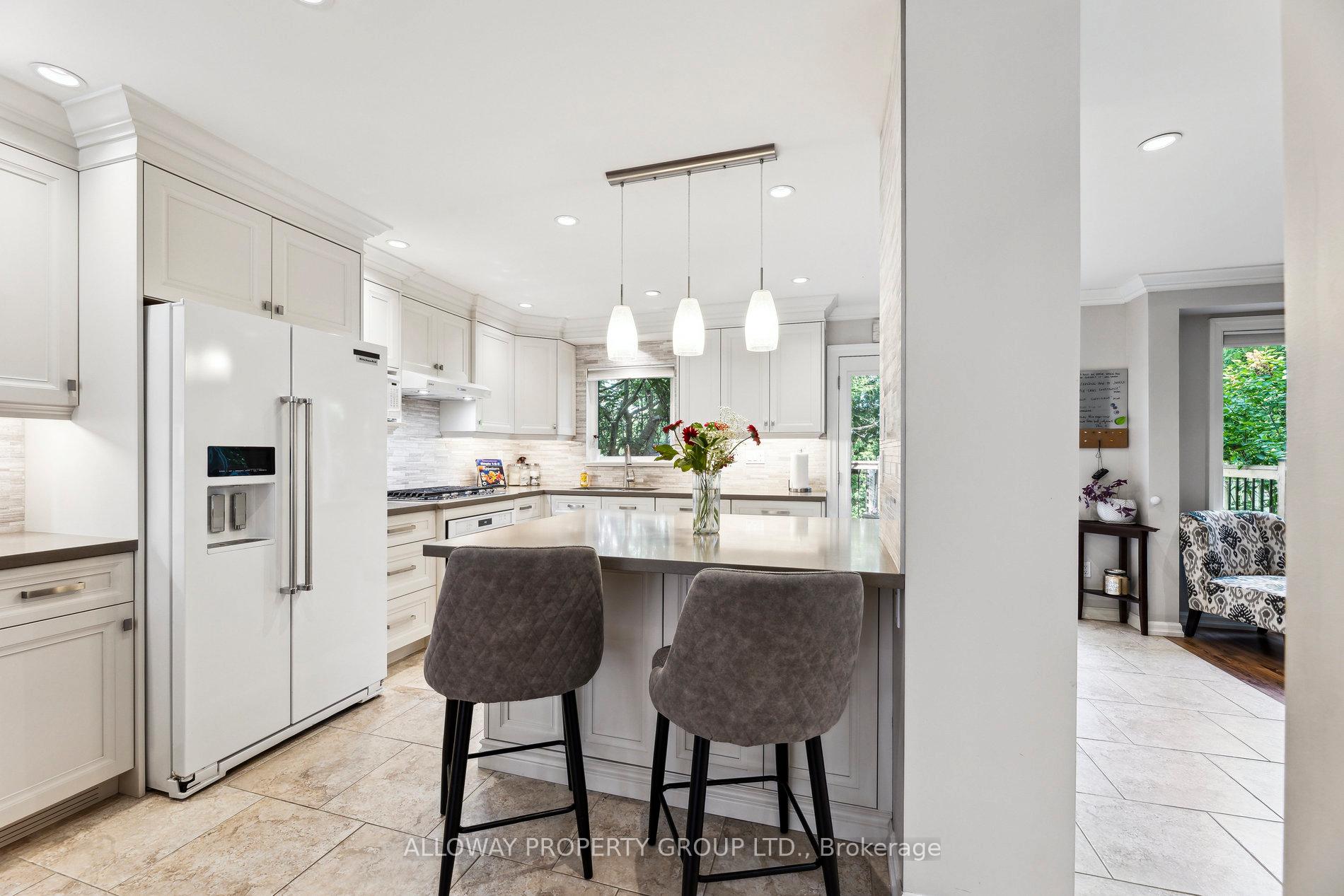 Photo 7 of 1619 Deerbrook Drive, Pickering, Liverpool — HOMEH