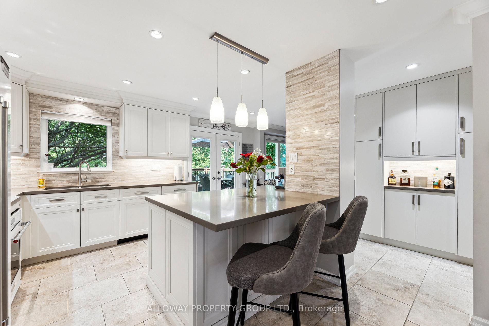 Photo 8 of 1619 Deerbrook Drive, Pickering, Liverpool — HOMEH