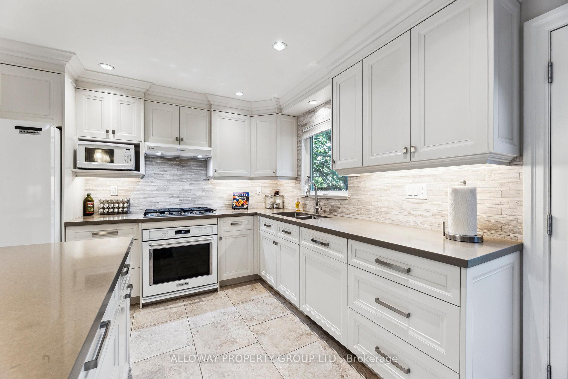 Photo 9 of 1619 Deerbrook Drive, Pickering, Liverpool — HOMEH