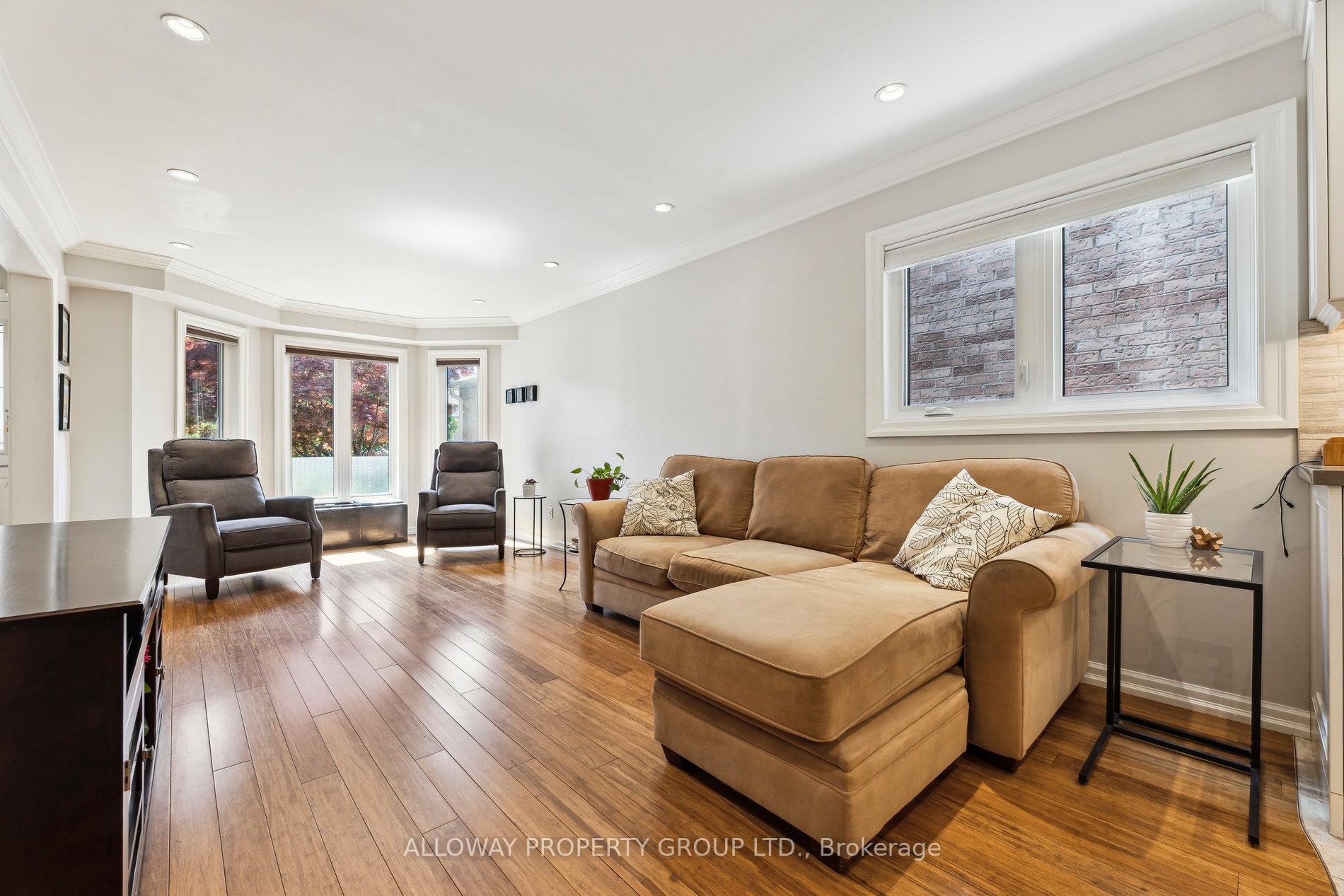 Photo 14 of 1619 Deerbrook Drive, Pickering, Liverpool — HOMEH