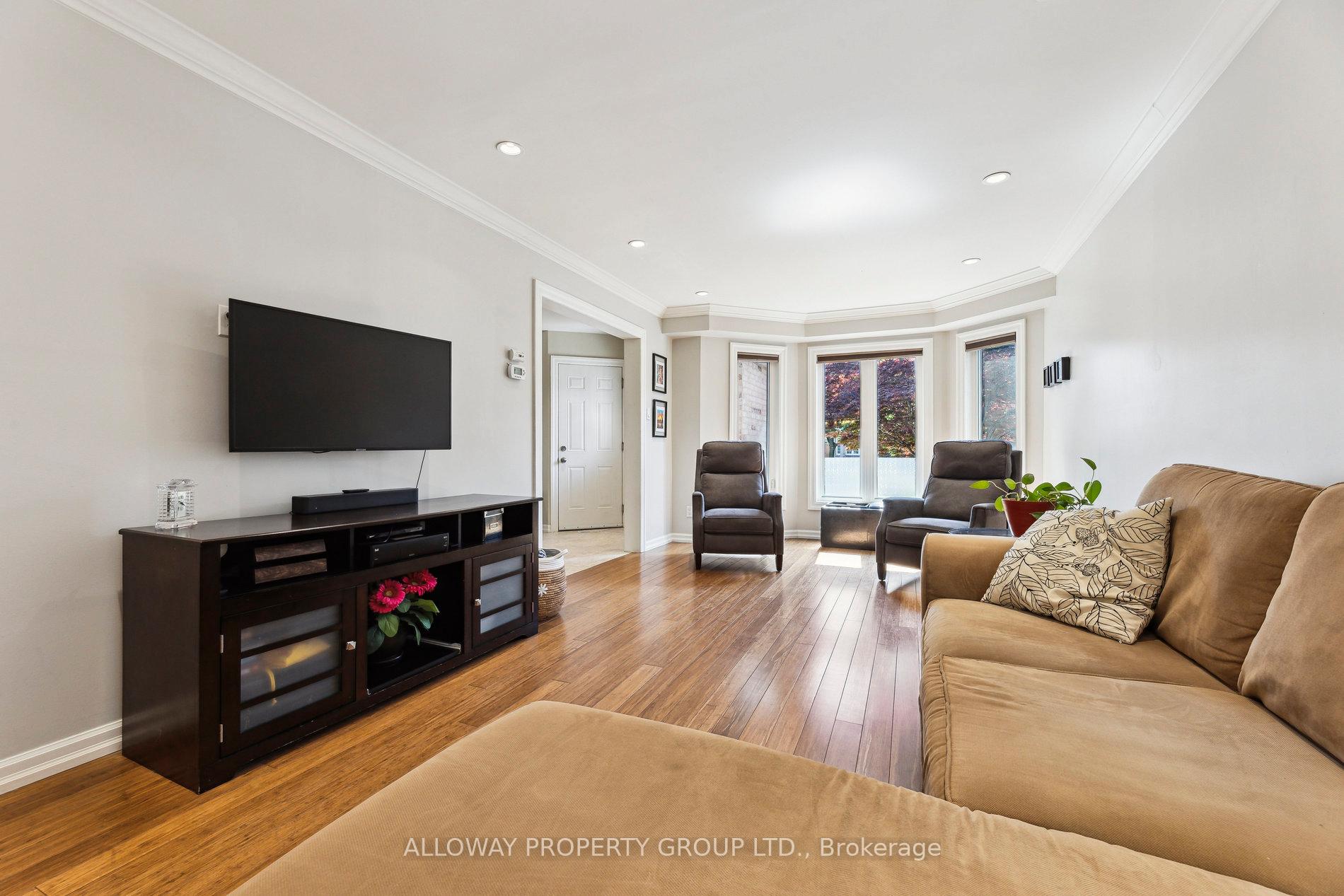 Photo 15 of 1619 Deerbrook Drive, Pickering, Liverpool — HOMEH