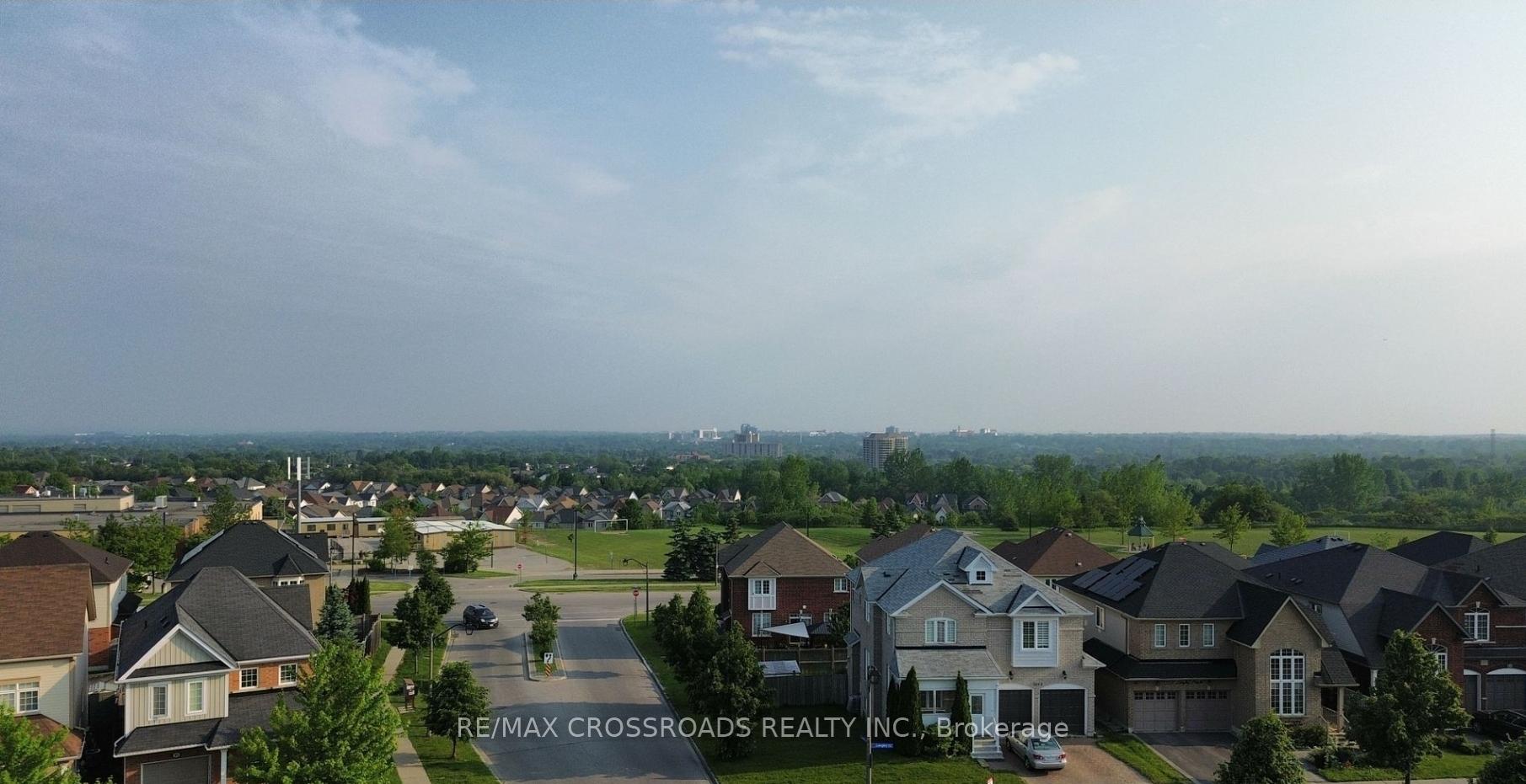 Photo 2 of 1383 Langley Circle, Oshawa, Pinecrest — HOMEH