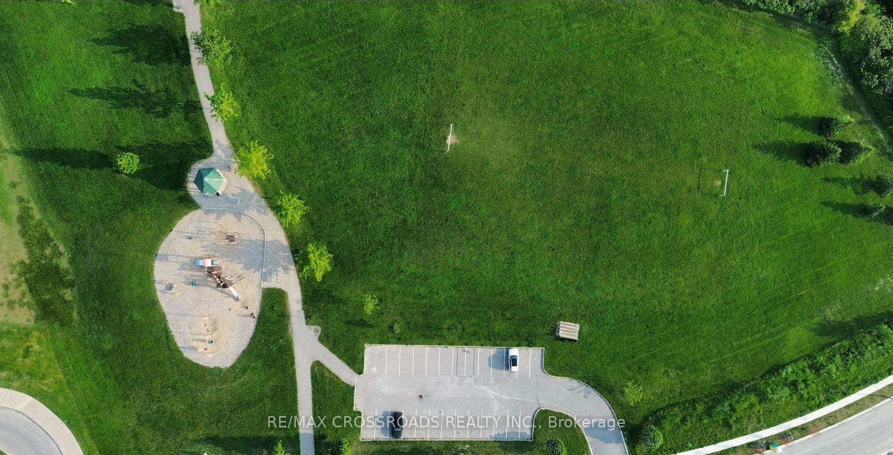 Photo 5 of 1383 Langley Circle, Oshawa, Pinecrest — HOMEH